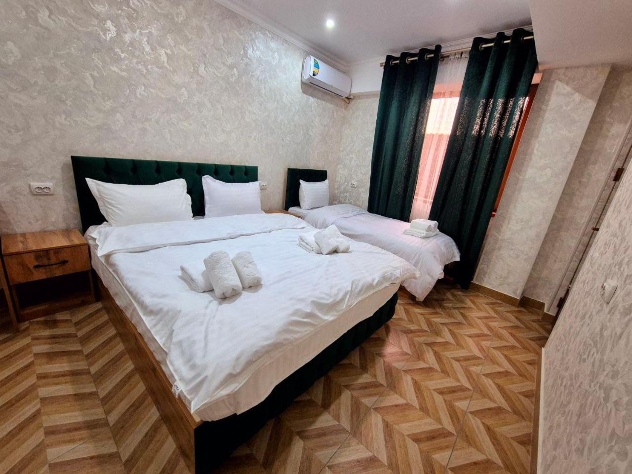 Samarkand Imron Hotel エクステリア 写真