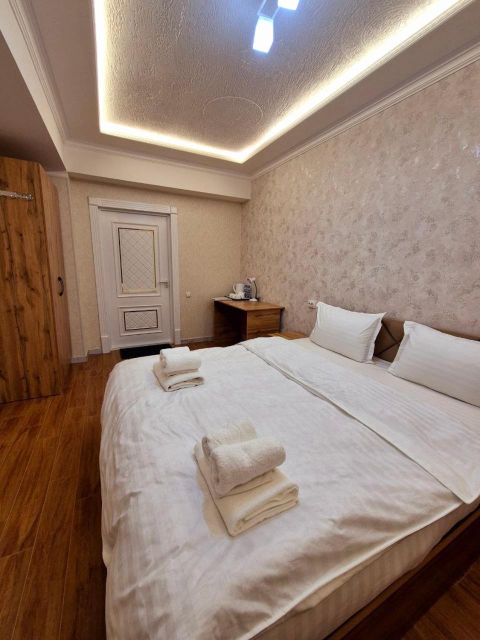 Samarkand Imron Hotel エクステリア 写真