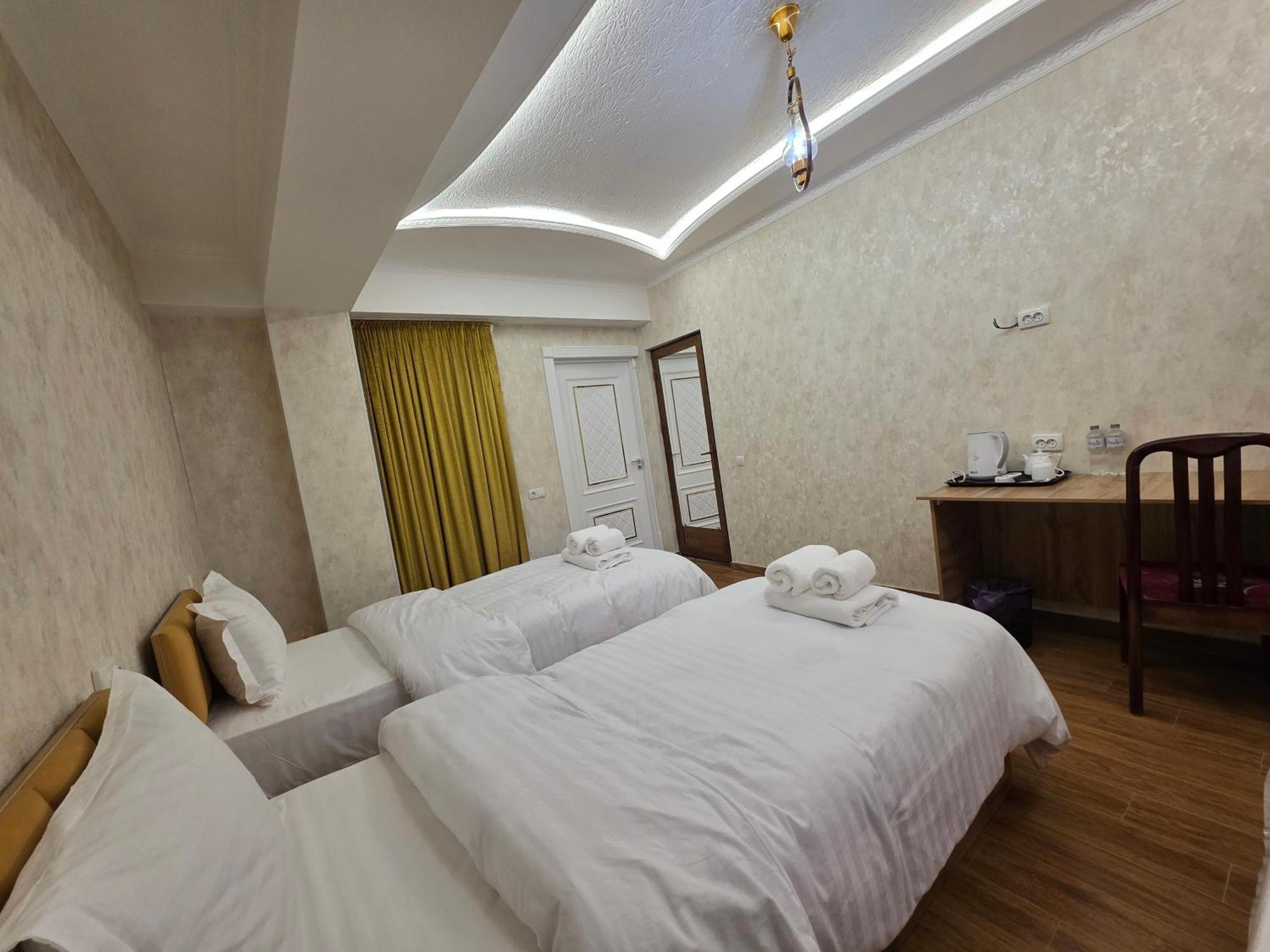 Samarkand Imron Hotel エクステリア 写真